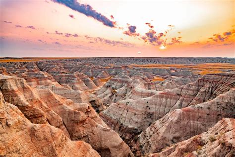 A (Very) Helpful Guide to BADLANDS NATIONAL PARK (Photos + Video)