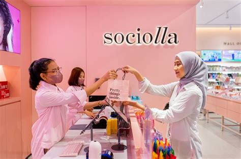 Skincare hingga Parfum, Ini Produk Kecantikan Terbaik di Sociolla - Parapuan