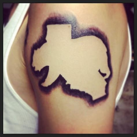 Outline California Bear and State Map Tattoo | Bear Flag Museum
