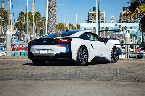 BMW i8 White - Exotic Cars