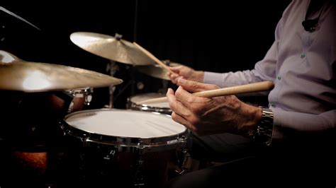 Jazz drum icon John Riley teaches his skills in the new four-part workout “Jazz Drumming ...