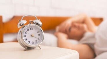 Insomnia during menopause: Causes and tips to sleep better – ThiraiSorgam