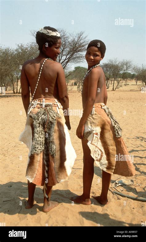 Bushman women botswana hi-res stock photography and images - Alamy