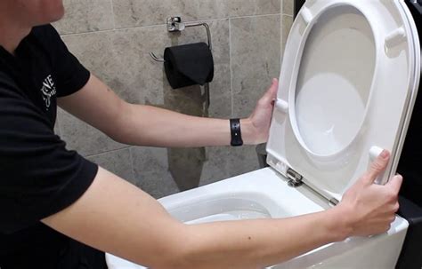 What Is Smart Toilet Installation and How to Use It