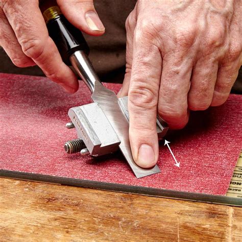 How to Sharpen a Chisel | Chisel sharpening, Woodworking tool set, Chisel sharpening jig