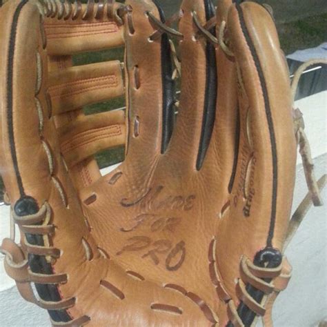 Softball Gloves, Sports Equipment, Sports & Games, Racket & Ball Sports on Carousell