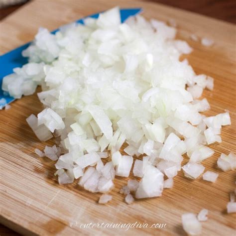 Homemade Caramelized Onion Dip (With Sour Cream)