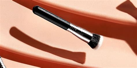 10 Best Foundation Brushes for 2021 - Liquid & Powder Foundation Brushes