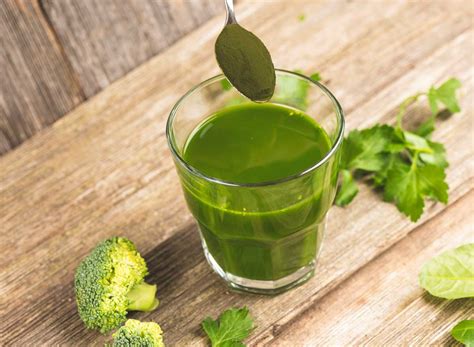 10 Best Greens Powders for 2020, Recommended by Nutritionists