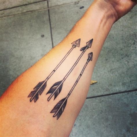 57 Stylish Arrow Wrist Tattoos