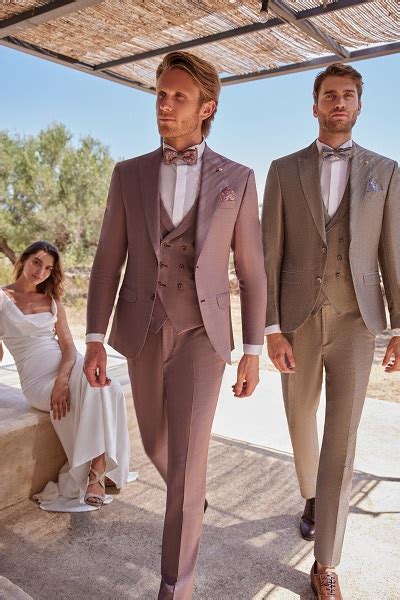 Groom's suit trends for 2023 | Roberto Vicentti