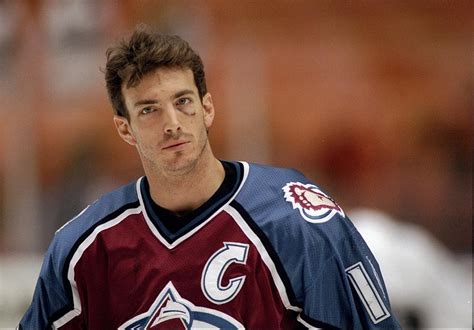 Joe Sakic Biography