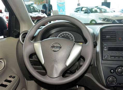 Nissan Sunny - Interior photos of.