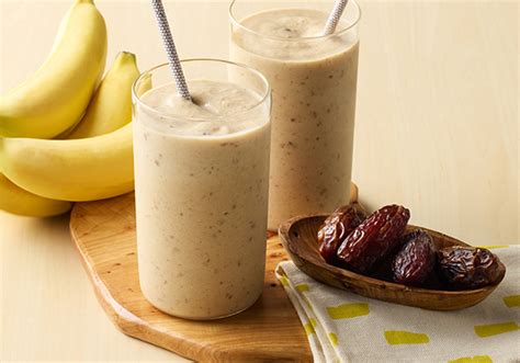 Vanilla Date Smoothie | FAGE Yogurt