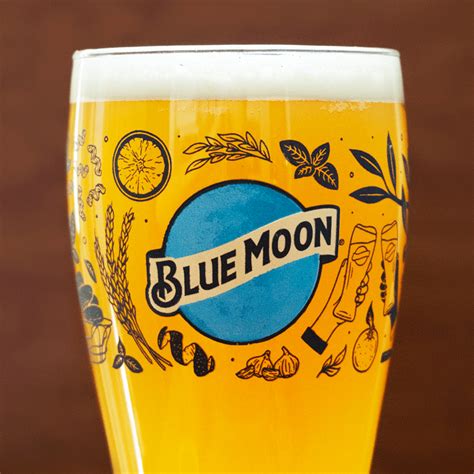 A signature beer glass design created for Blue Moon. This custom glass ...