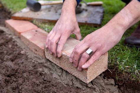 How to edge a lawn with bricks - TrendRadars