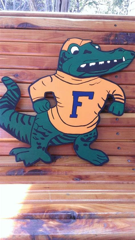 16 Wooden Florida Gators Door Sign by Pamelaswoodcrafts on Etsy Guppy, Pallet Signs, Florida ...