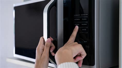 Microwaves: What To Know Before You Buy