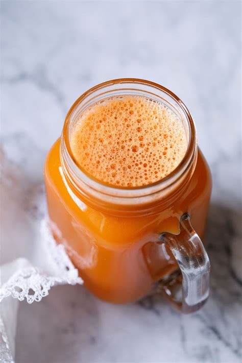 Carrot Juice Recipe (Juicing Carrots in Blender and Juicer)