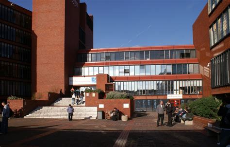 "Hammersmith and West London College" by Øyvin Dybsand at PicturesofEngland.com