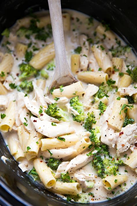 CROCKPOT CHICKEN ALFREDO PASTA WITH BROCCOLI – Recipes 2 Day