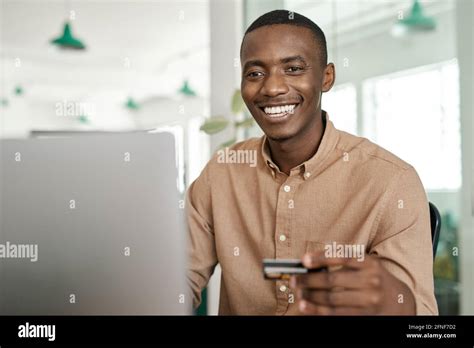 Black person banking hi-res stock photography and images - Alamy