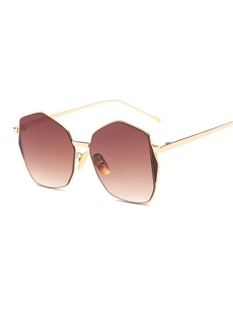 [18% OFF] 2021 Triangle Embellished Irregular Sunglasses In TEA-COLORED | ZAFUL