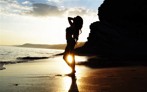 Beach sunset girl silhouette wallpaper | 2560x1600 | #29260