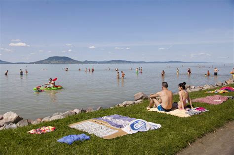 Here are the entrance fees to each beach at Lake Balaton - Daily News Hungary