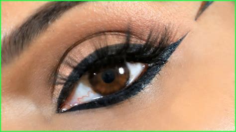 BEST Kajal, Eyeliners & Eyeshadows - Apply Perfect Wing Eyeliner ...