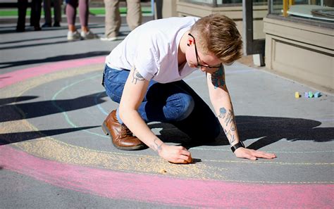 Creating Chalk Art: Discover a World of Creative Drawing!