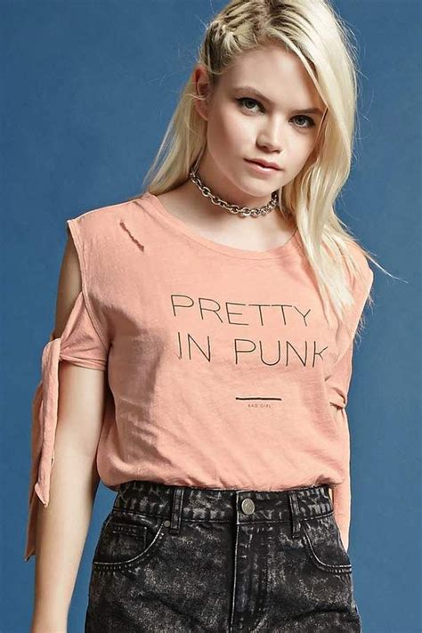 Forever 21 Pretty in Punk Graphic Tee Crop Top Shirts, Crop Top Outfits ...