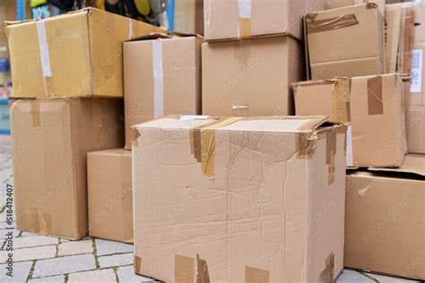 Lots of cardboard boxes, used boxes, product packaging, waste paper boxes Stock Photo | Adobe Stock