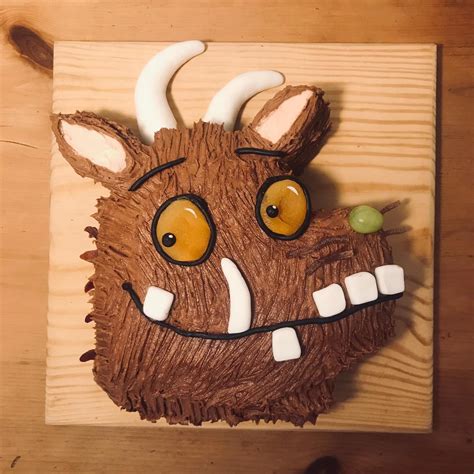 Gruffalo cake my sister made : r/cakedecorating