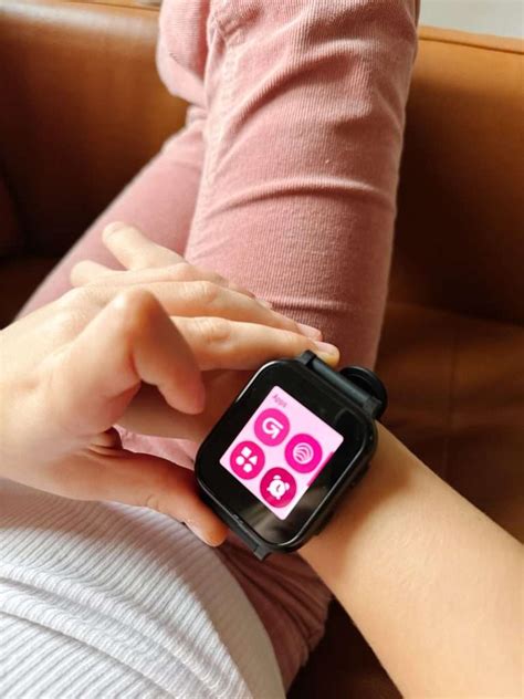 Finding the right Smartwatch for Kids: Gabb Watch Review - With the Blinks