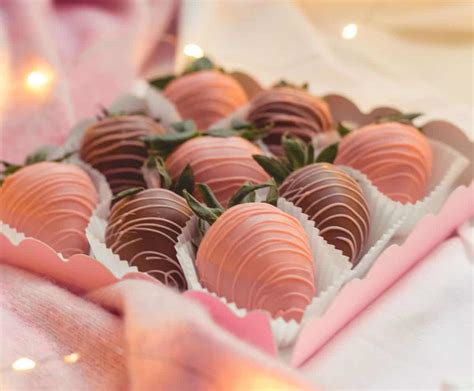 Easy Valentine's Day Chocolate-Covered Strawberries Recipe - Go Gluten ...