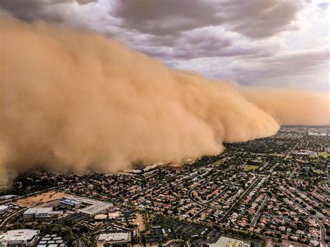 WALL OF DUST: Monsoon activity kicks dust and rain into Phoenix Area in ...