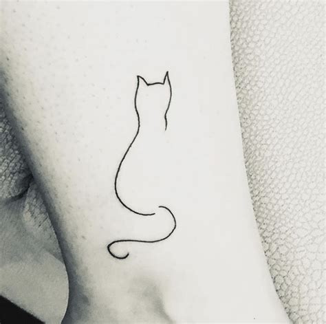 25 Simple Black Cat Tattoo Design Ideas - Tattoo Like The Pros