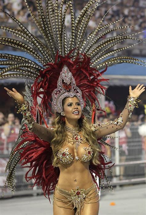 kmhouseindia: 2012 Brazil Carnival - Feb 18-21,2012 | Carnival girl ...