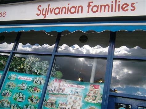 File:Shop Window of Sylvanian Families Store, London.jpg - Wikimedia Commons