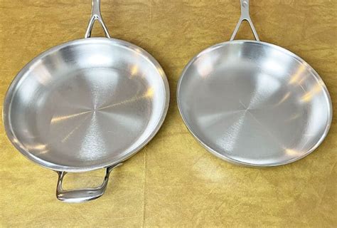 Ceramic vs. Stainless Steel Cookware (8 Key Differences)