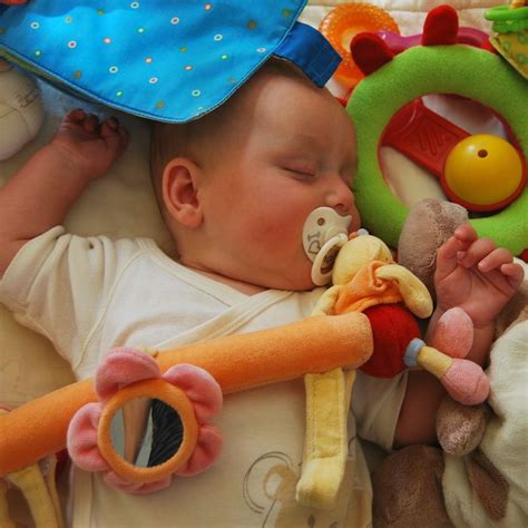 Kinds of Teething Pacifiers for Newborn Babies