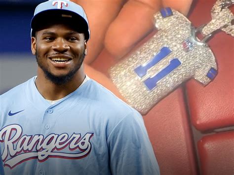 Micah Parsons Turns His Cowboys Jersey Into $50K Diamond Chain