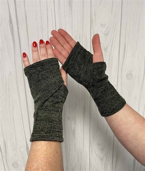 Free Fingerless Gloves - Patterns for Pirates