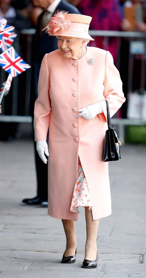 A Detailed Look Through Queen Elizabeth II’s Wardrobe Evolution | Royal clothing, Queen ...