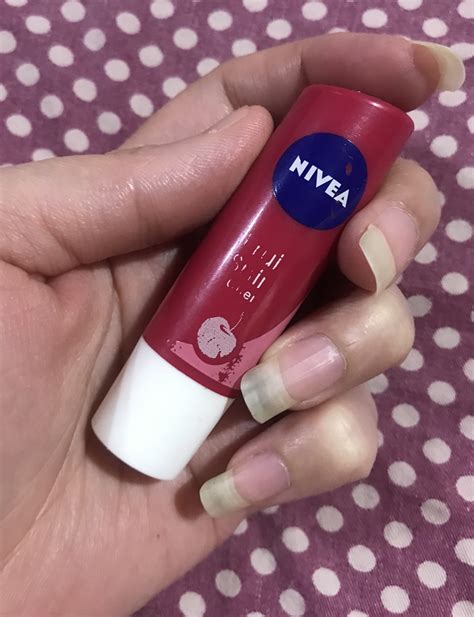 Nivea Fruity Shine Lip Balm Reviews, Ingredients, Benefits, How To Use ...