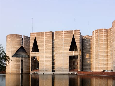 The Architecture of Louis Kahn - 5 Works by the Master of Geometry