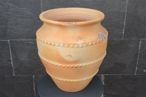 TINAJA FROM MOVEROS TINAJA FROM MOVEROS One tinaja (vase) is a clay ...