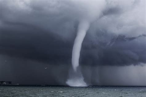 Waterspout vs Tornado: The Major Differences Between The Two Weather Phenomenon