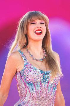 Tessa | Taylor follows | #userTS glitter gel pen girlie Taylor Swift Cute, Taylor Swift Fotos ...